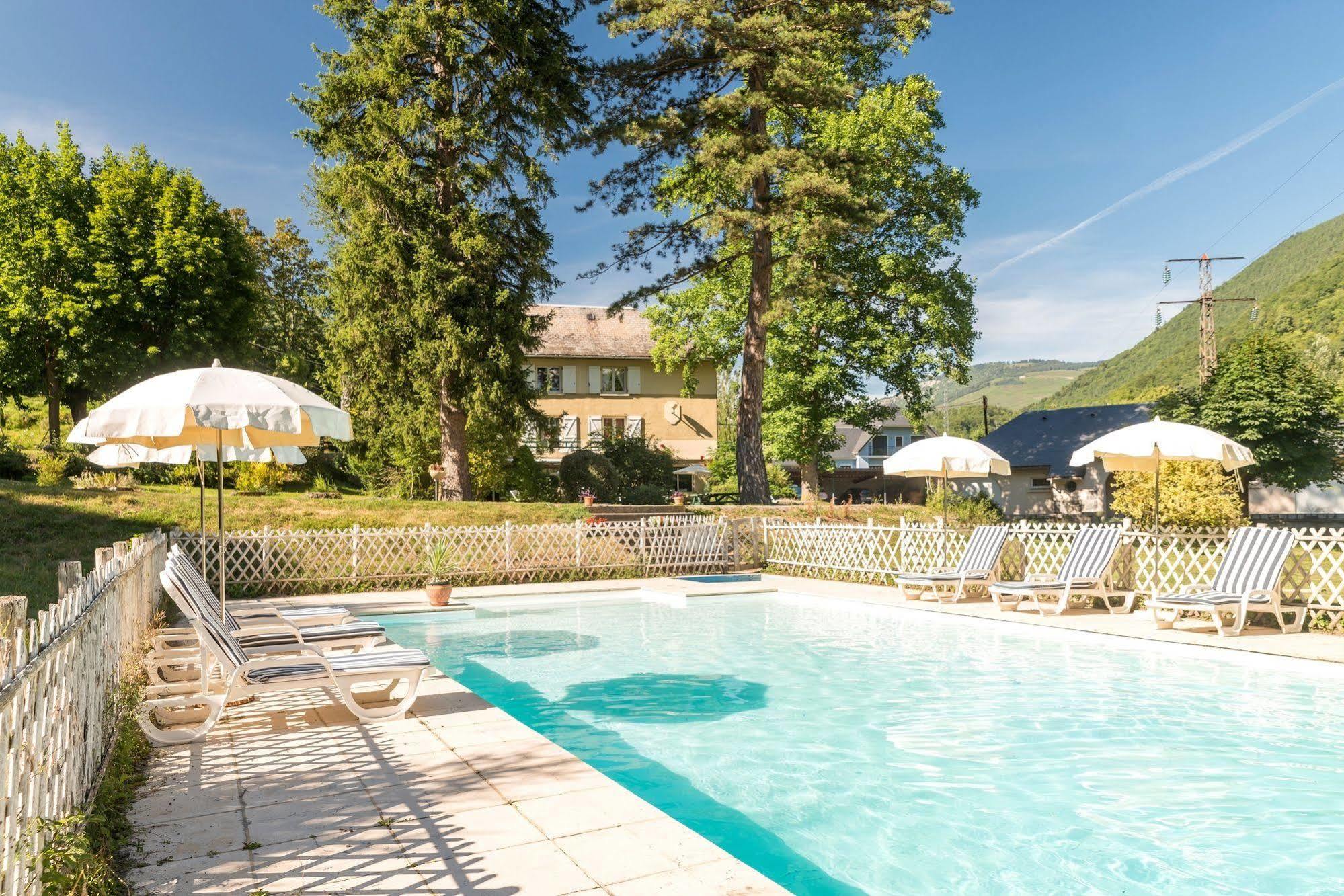 Hotel Du Val D'Aure Cadéac Kültér fotó